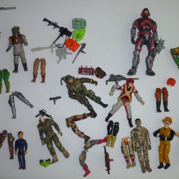 Mixed Lot GI Joe 3.75" Figures and Accessories MC Toys Lanard and Others - Picture 1 of 7